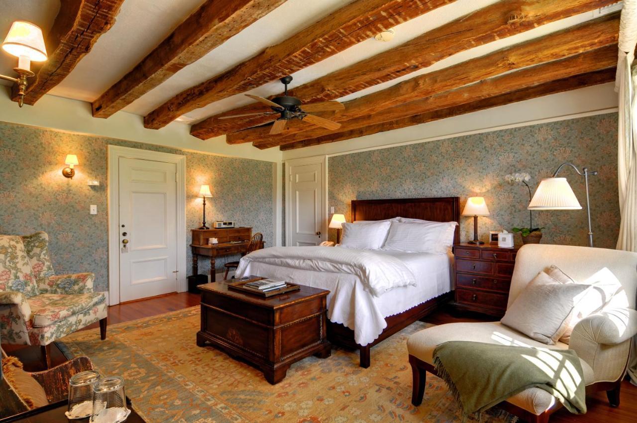 The Baker House 1650 Bed & Breakfast East Hampton Exterior photo